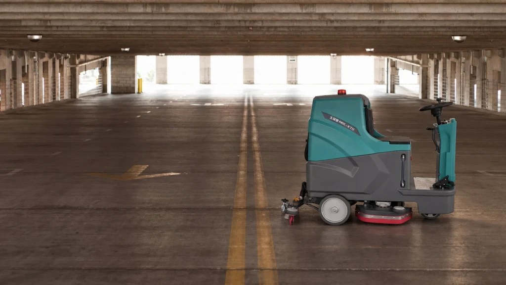MRCH X70 in a parking cleaning environment — application illustration